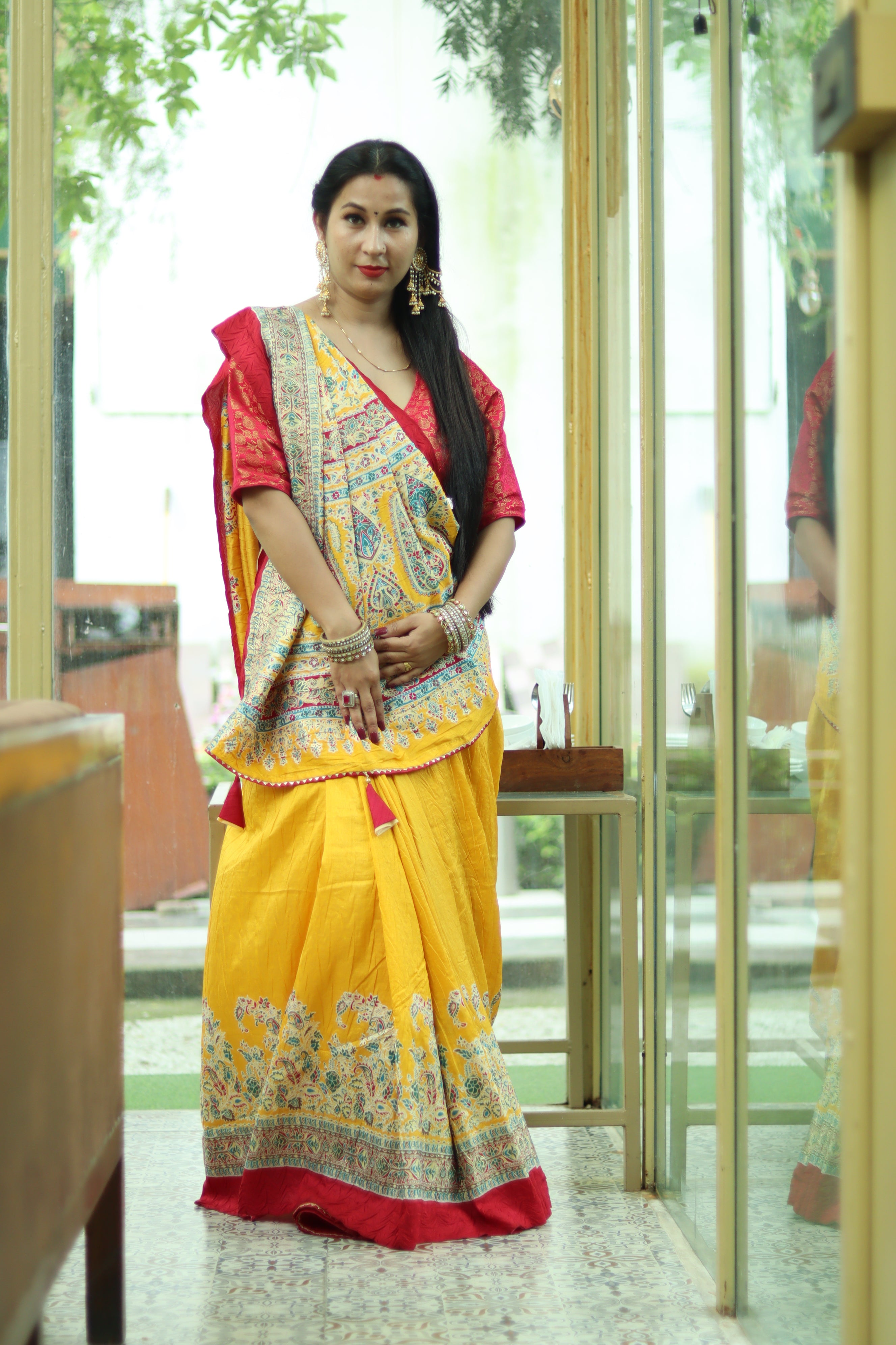 Shwet Raga Dola Silk Saree