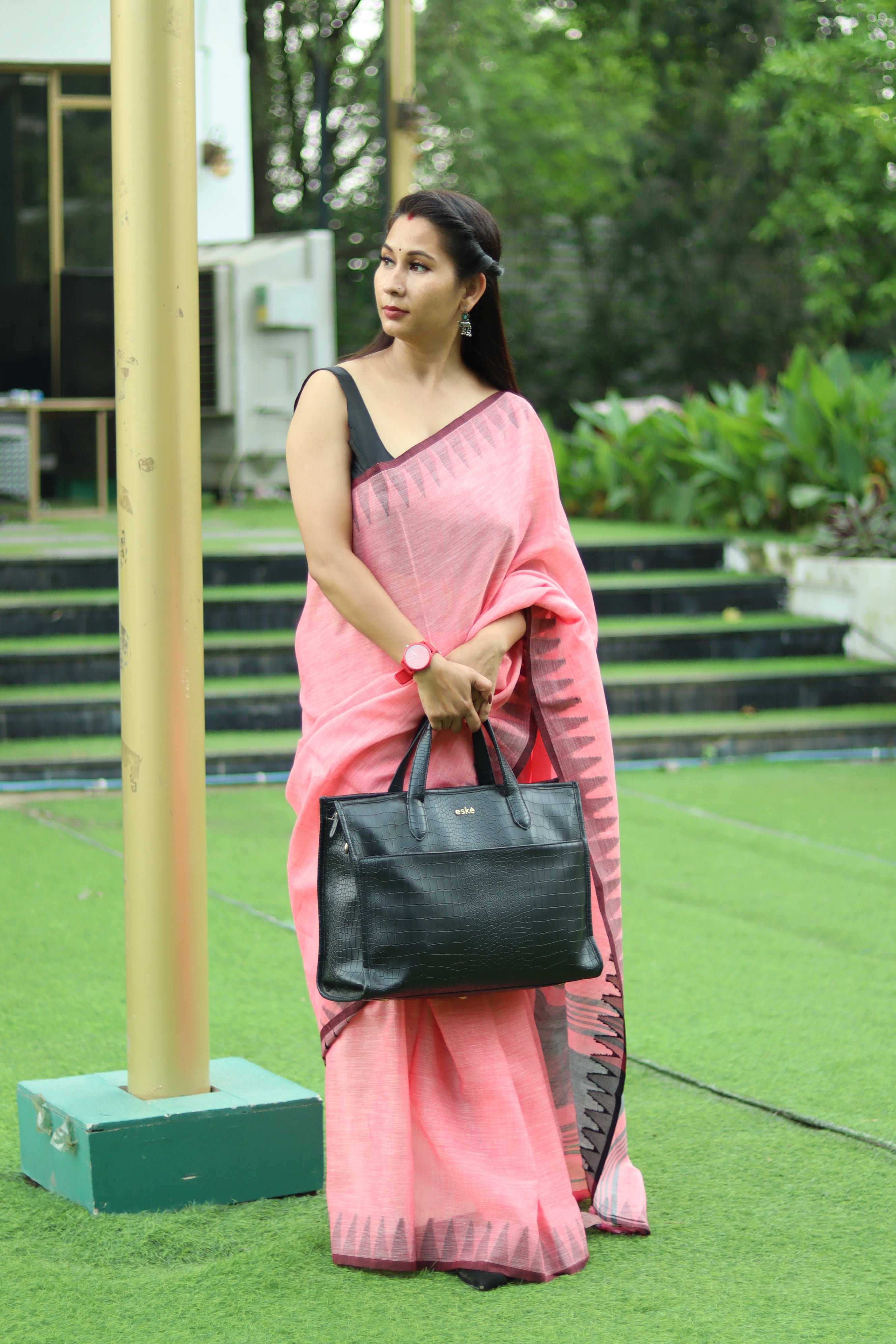 Gulnaar Rekha Cotton Blend Saree