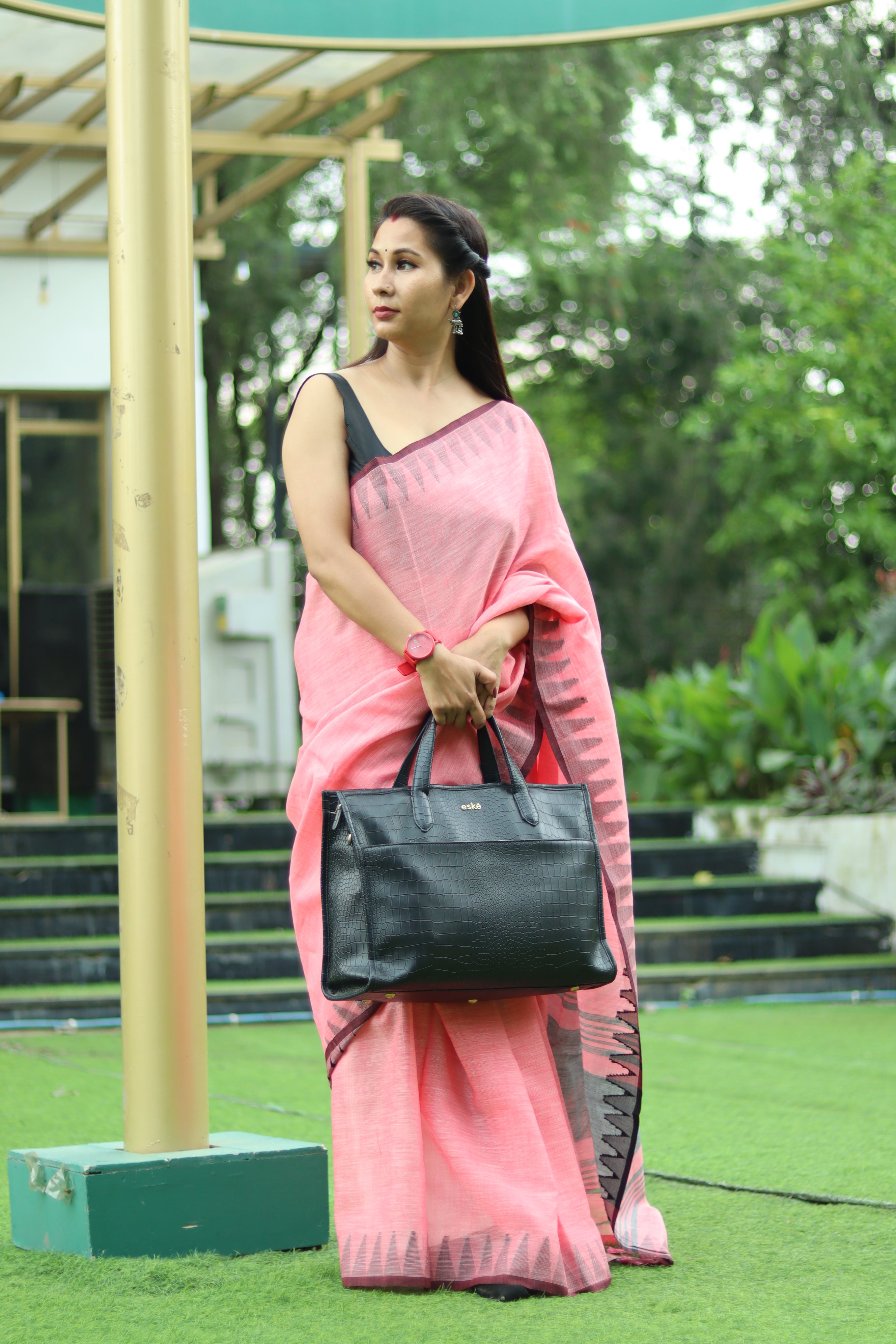 Gulnaar Rekha Cotton Blend Saree