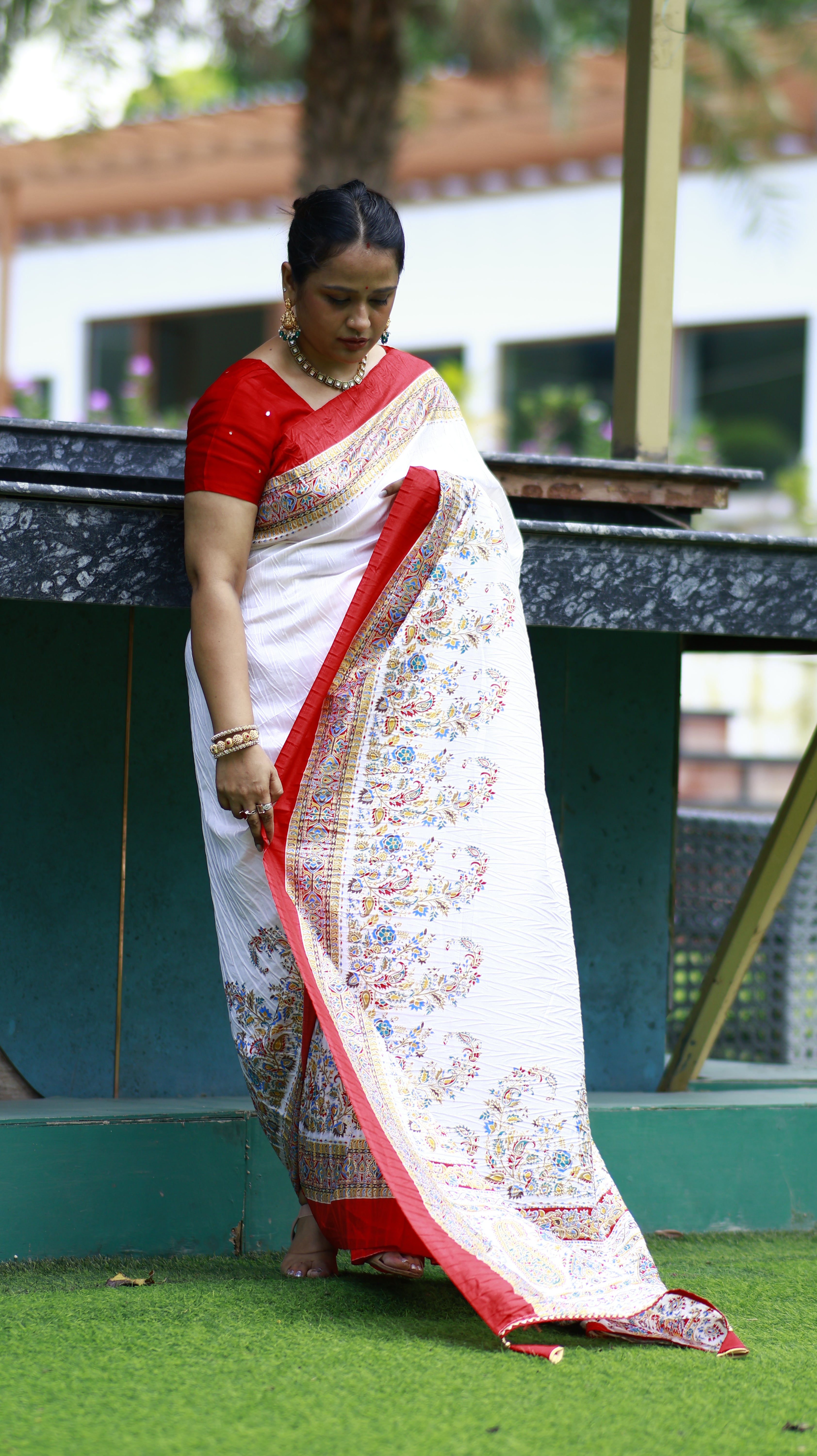Shwet Raga Dola Silk Saree
