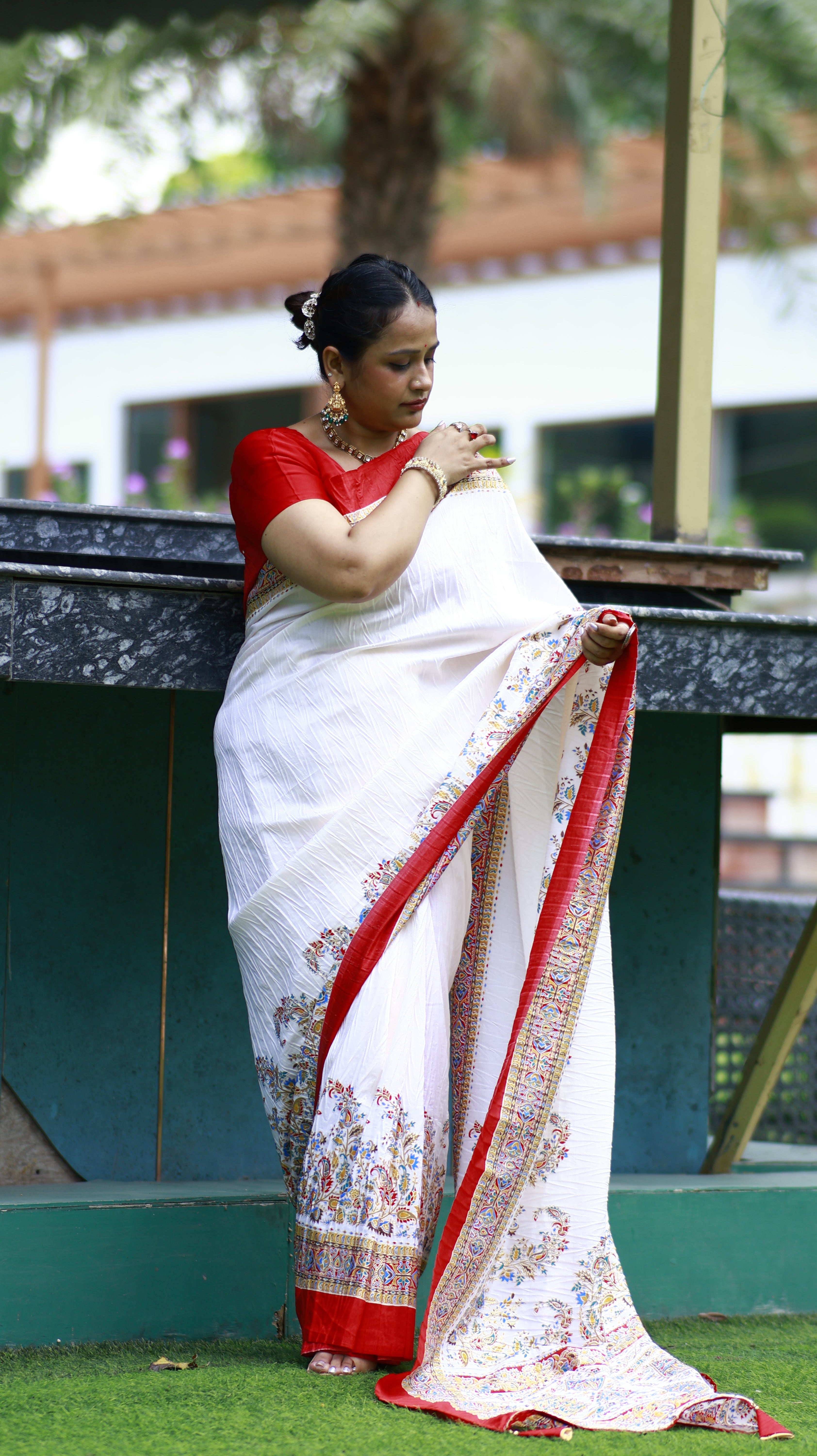 Shwet Raga Dola Silk Saree