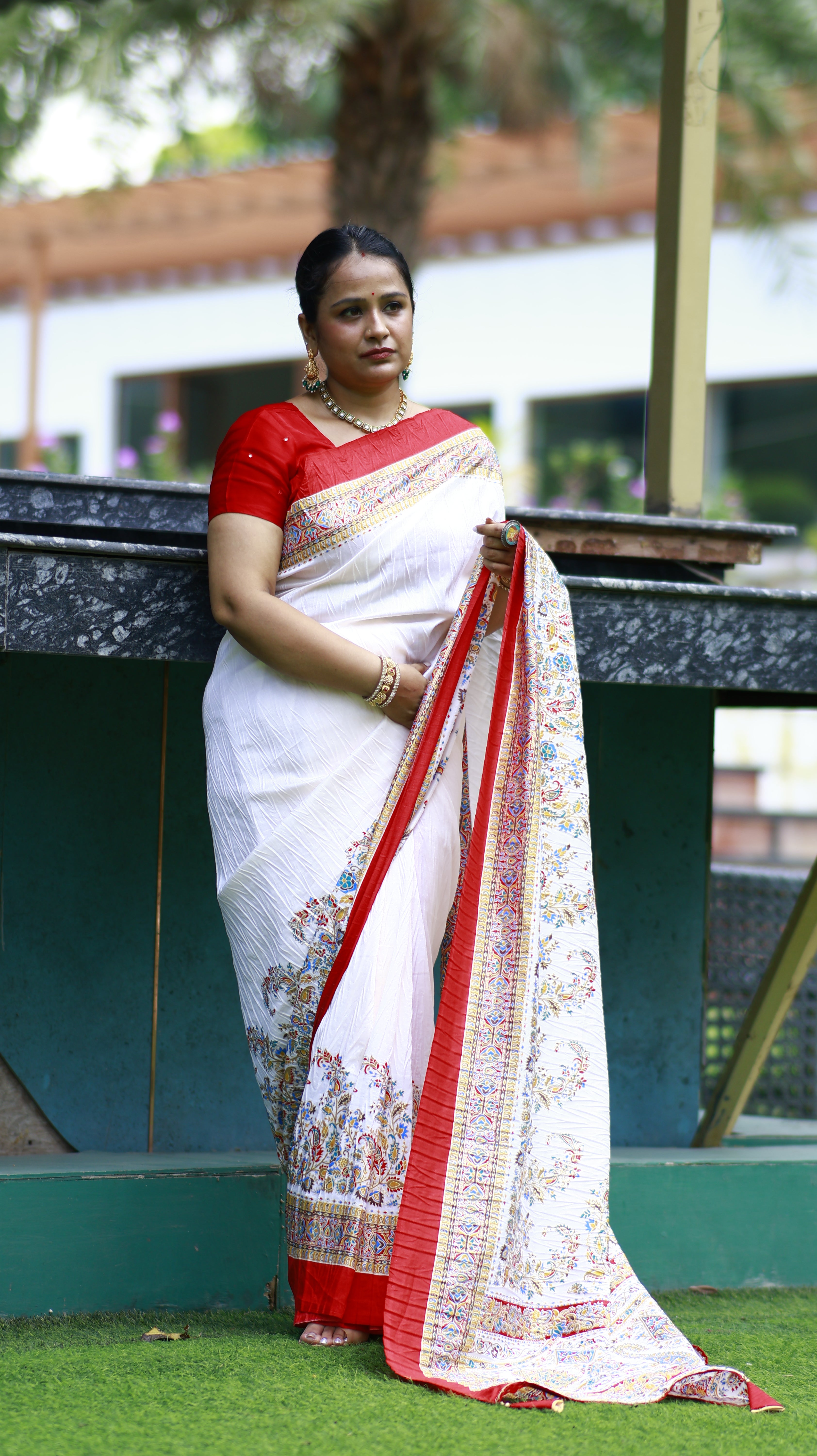 Shwet Raga Dola Silk Saree